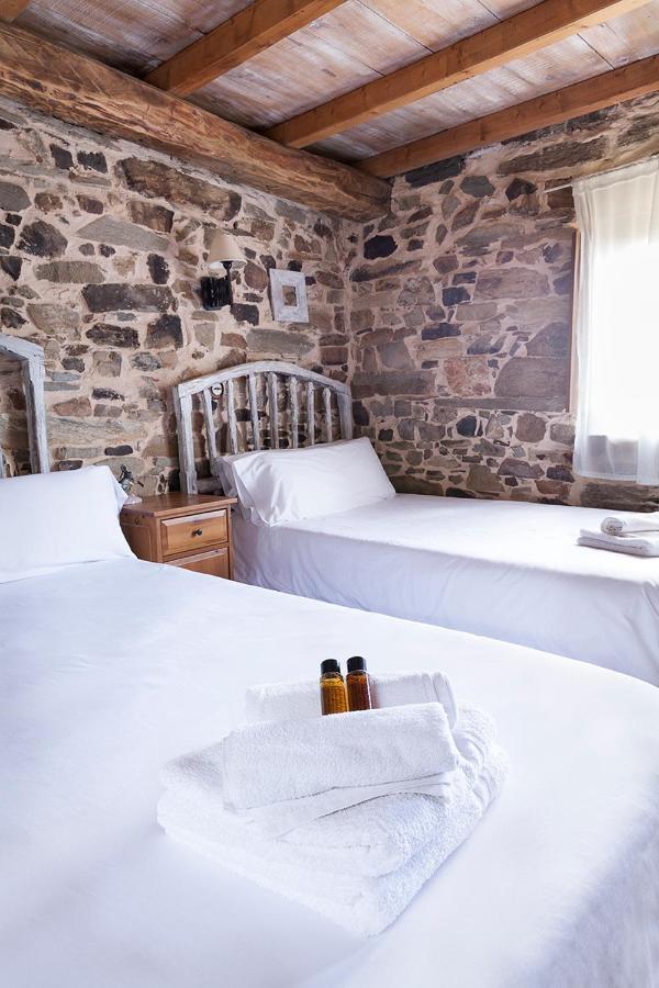 La Rosa Del Agua Bed & Breakfast El Acebo de San Miguel Exterior photo